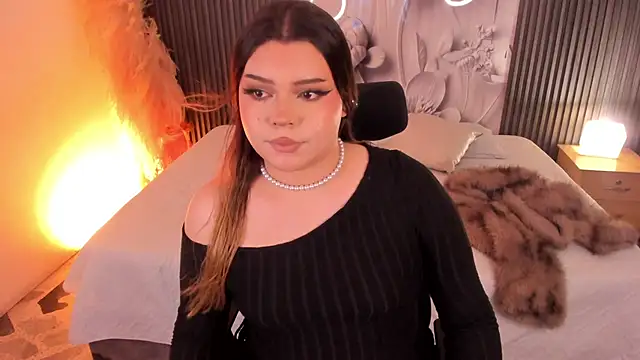 Snapshot of Maxxxine1 chatting on 03.08.26 Maxxxine1 online show from 03.08.26