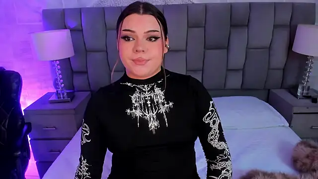 Snapshot of Maxxxine1 chatting on 03.10.26 Maxxxine1 online show from 03.10.26