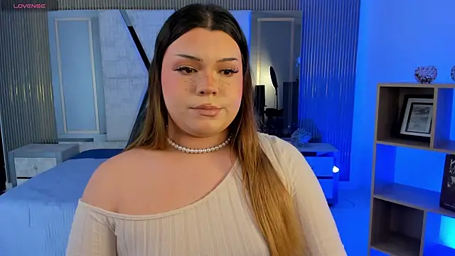 Snapshot of Maxxxine1 chatting on 04.13.26 Maxxxine1 online show from 04.13.26