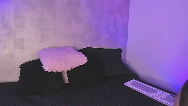 Becky G online show from 12.19.25