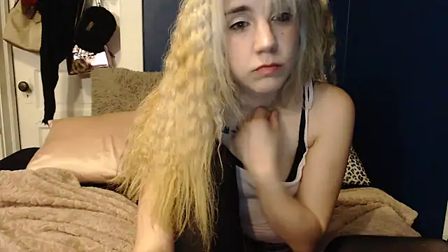 Snapshot of RubySmoke chatting on 09.18.25 RubySmoke online show from 09.18.25