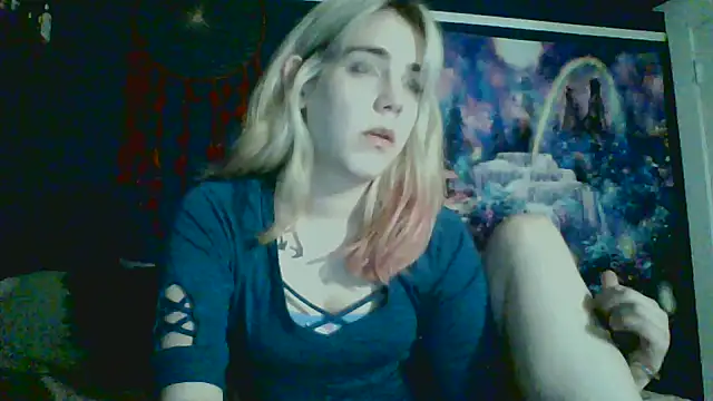 Snapshot of RubySmoke chatting on 10.18.25 RubySmoke online show from 10.18.25