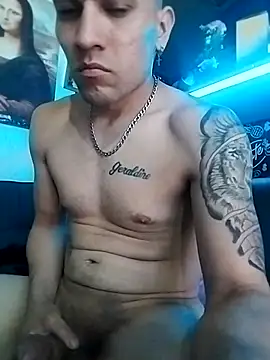 Snapshot of demianmont chatting on 10.08.25 demianmont online show from 10.08.25