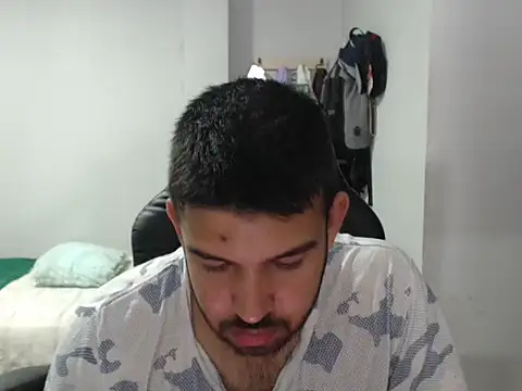 Snapshot of Axel11113 chatting on 11.15.25 Axel11113 online show from 11.15.25