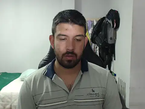 Snapshot of Axel11113 chatting on 11.19.25 Axel11113 online show from 11.19.25