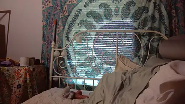 Snapshot of g0lden_are0las89 chatting on 09.10.25 g0lden are0las89 online show from 09.10.25