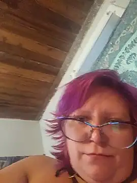 Snapshot of g0lden_are0las89 chatting on 09.28.25 g0lden are0las89 online show from 09.28.25