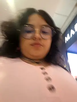 lulukawai16 online show from 12.18.25