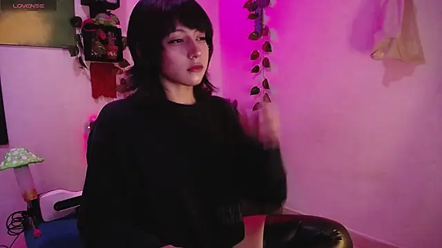 Snapshot of Rinrav chatting on 11.14.25 Rinrav online show from 11.14.25