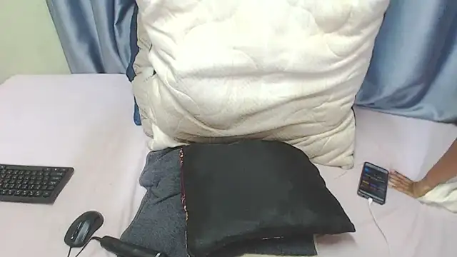 HornyEbony4u online show from 12.18.25