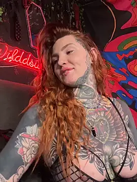 Snapshot of AlexandraWildd chatting on 12.23.25 AlexandraWildd online show from 12.23.25