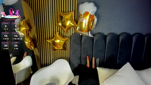 Snapshot of Gina_77 chatting on 10.03.25 Gina 77 online show from 10.03.25