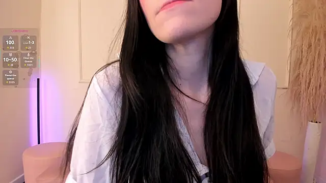 Snapshot of Lilily_lv chatting on 11.17.25 Lilily lv online show from 11.17.25