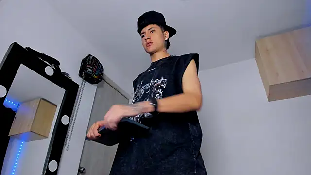 Mateo Escobar online show from 09.23.25