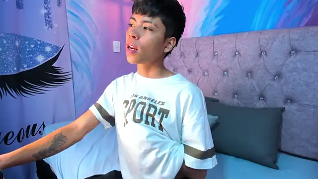 Snapshot of MaxiWildd chatting on 02.09.26 MaxiWildd online show from 02.09.26