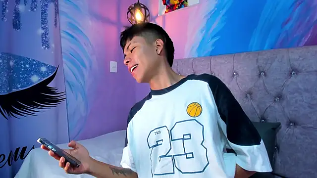 Snapshot of MaxiWildd chatting on 02.13.26 MaxiWildd online show from 02.13.26