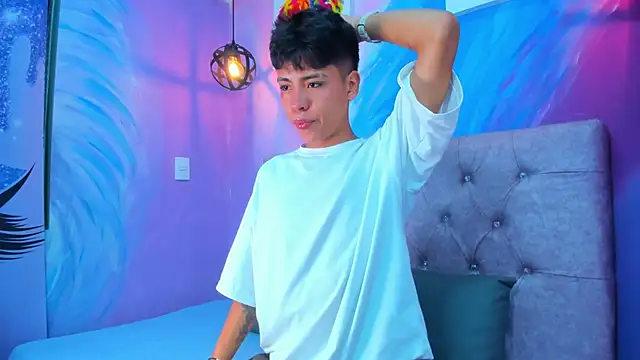 MaxiWildd online show from 04.07.26