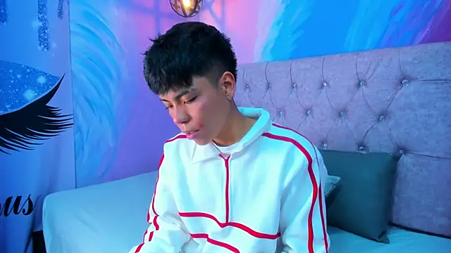 MaxiWildd online show from 04.10.26