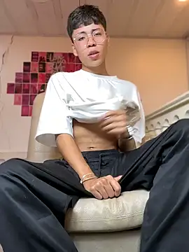 MaxiWildd online show from 05.13.26
