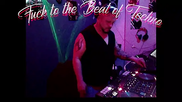 Snapshot of Wir2002Paar chatting on 03.14.26 Wir2002Paar online show from 03.14.26