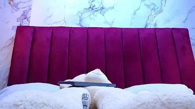 PrincePoppy online show from 12.21.25