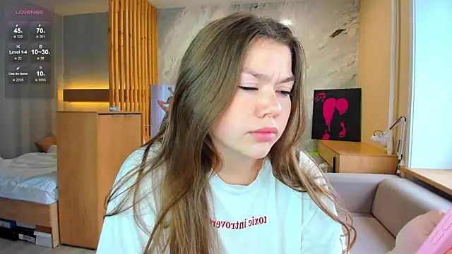 Snapshot of miss_bubbles_ chatting on 09.13.25 miss bubbles online show from 09.13.25