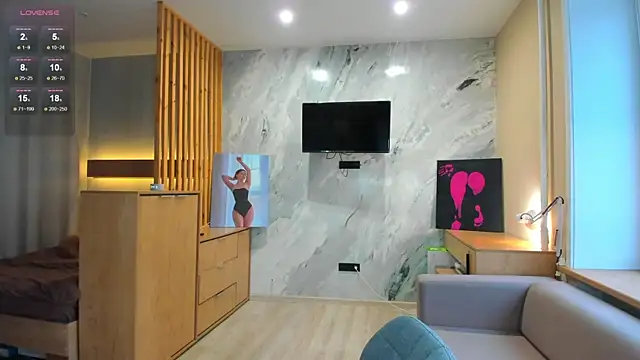 Snapshot of miss_bubbles_ chatting on 09.23.25 miss bubbles online show from 09.23.25