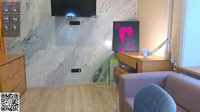 Snapshot of miss_bubbles_ chatting on 10.02.25 miss bubbles online show from 10.02.25