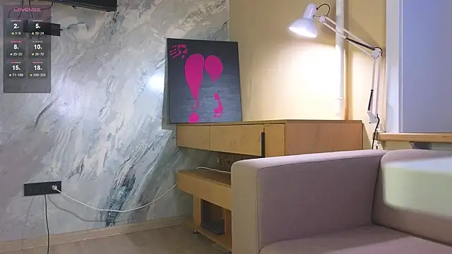 Snapshot of miss_bubbles_ chatting on 10.08.25 miss bubbles online show from 10.08.25