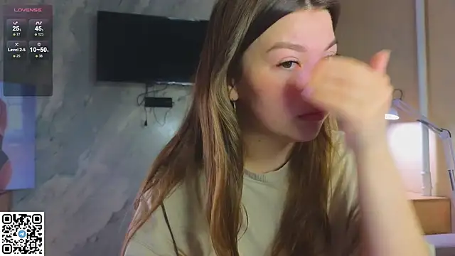 Snapshot of miss_bubbles_ chatting on 11.05.25 miss bubbles online show from 11.05.25