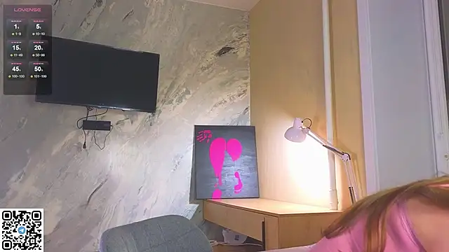 Snapshot of miss_bubbles_ chatting on 11.13.25 miss bubbles online show from 11.13.25