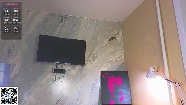 Snapshot of miss_bubbles_ chatting on 11.16.25 miss bubbles online show from 11.16.25