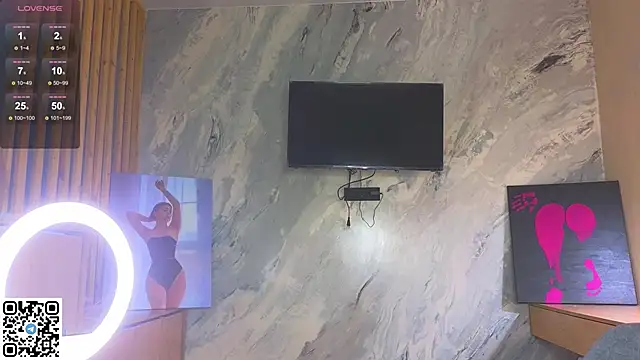 Snapshot of miss_bubbles_ chatting on 11.20.25 miss bubbles online show from 11.20.25