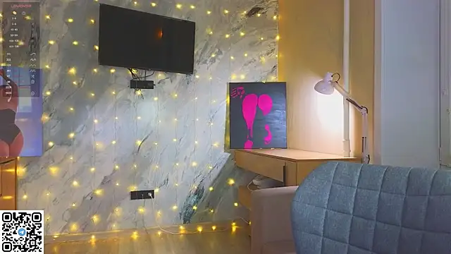 Snapshot of miss_bubbles_ chatting on 12.21.25 miss bubbles online show from 12.21.25