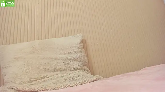 Snapshot of Mia_Miss_Sensual chatting on 10.16.25 Mia Miss Sensual online show from 10.16.25