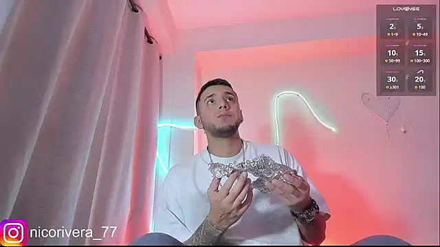 Snapshot of nico_rivera chatting on 01.11.26 nico rivera online show from 01.11.26