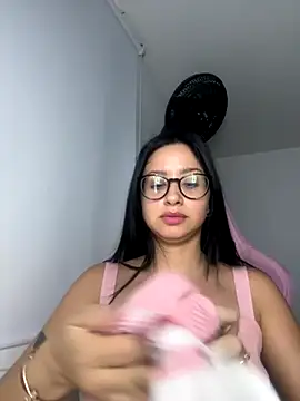 lucy grey25 online show from 11.14.25