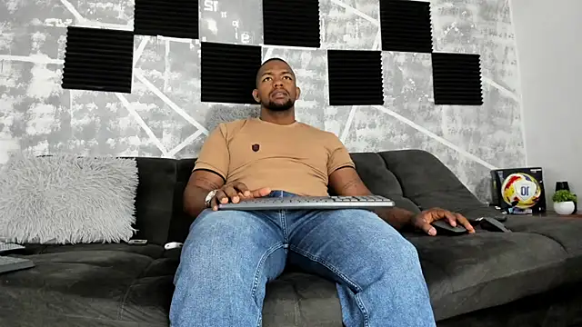 Snapshot of big_blackmen19 chatting on 06.11.26 big blackmen19 online show from 06.11.26