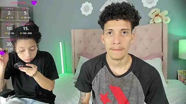 Snapshot of Joe_And_Emma chatting on 09.13.25 Joe And Emma online show from 09.13.25