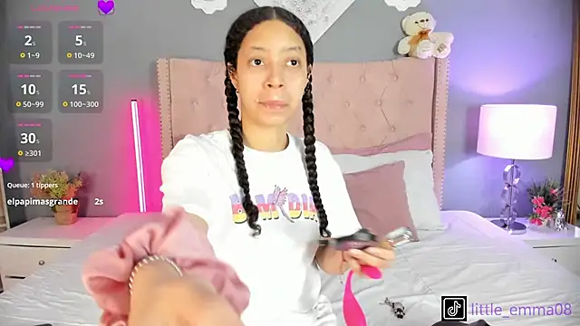 Snapshot of Joe_And_Emma chatting on 09.15.25 Joe And Emma online show from 09.15.25