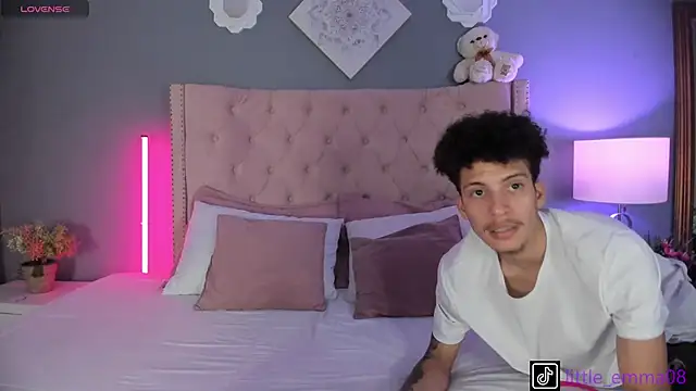 Snapshot of Joe_And_Emma chatting on 10.03.25 Joe And Emma online show from 10.03.25