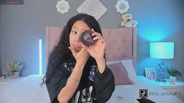 Snapshot of Joe_And_Emma chatting on 10.23.25 Joe And Emma online show from 10.23.25