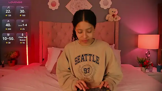 Snapshot of Joe_And_Emma chatting on 11.22.25 Joe And Emma online show from 11.22.25