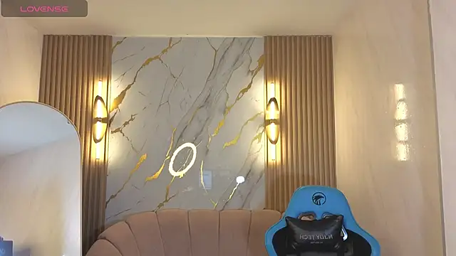 Snapshot of _Mia_sweet_b chatting on 10.15.25 Mia sweet b online show from 10.15.25