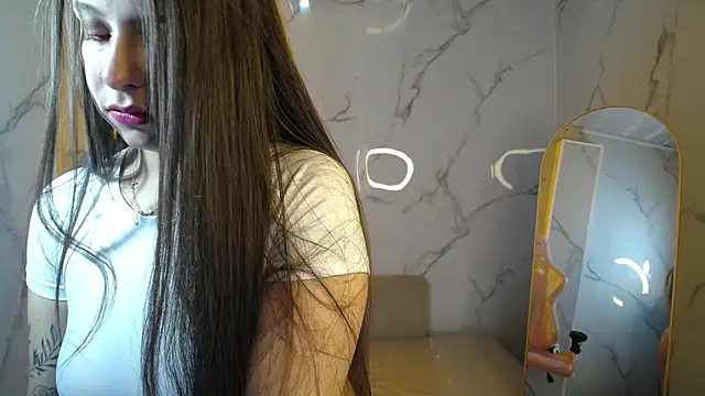 Snapshot of _Mia_sweet_b chatting on 10.19.25 Mia sweet b online show from 10.19.25