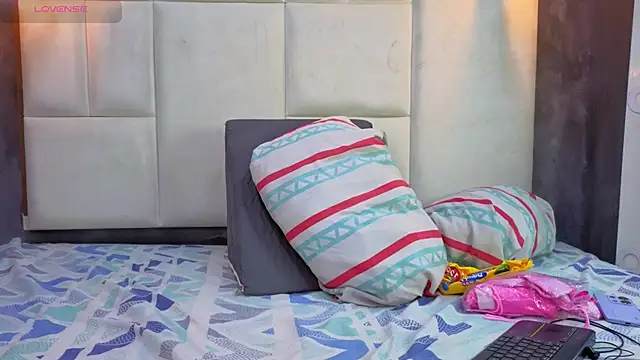 Rachel Donnelly online show from 04.02.26