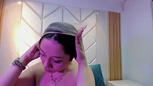 Snapshot of BarbieMonet chatting on 10.30.25 BarbieMonet online show from 10.30.25