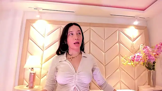 Snapshot of BarbieMonet chatting on 11.10.25 BarbieMonet online show from 11.10.25