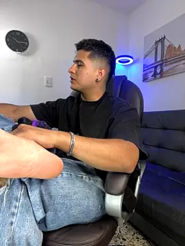  Juanes online show from 11.21.25