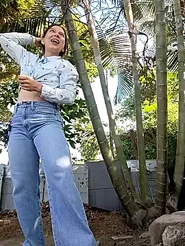 Arianna Moss online show from 07.04.26